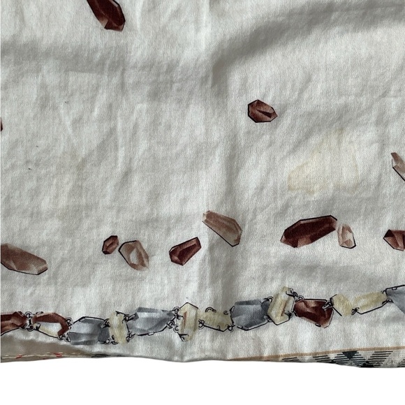 Burberry Vintage Ivory and Crystal Shaped Patterned Handkerchief - Picture 4 of 9